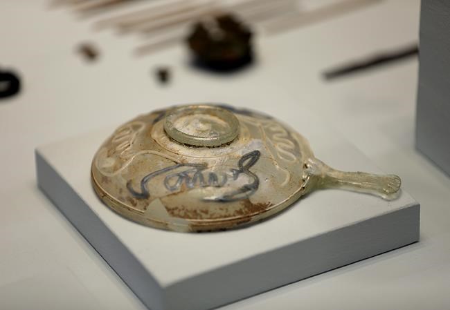 Dead gorgeous: ancient sarcophagus held mirror, cosmetics | iNFOnews.ca