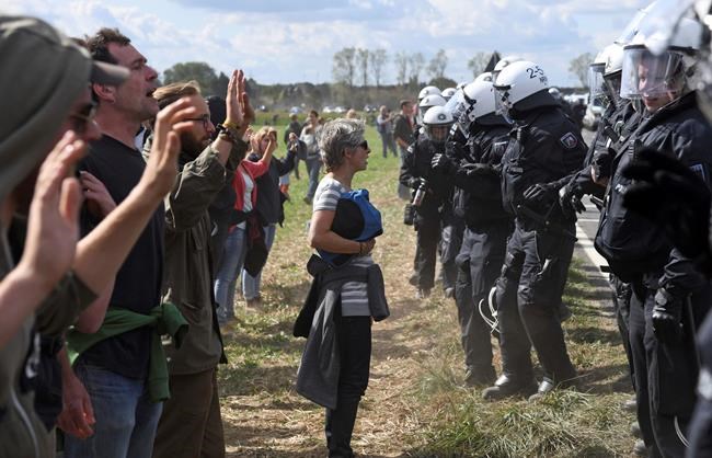 German police say anti-coal protester 'holed up' in forest | iNFOnews.ca German police say anti-coal protester 'holed up' in forest | iNFOnews.ca