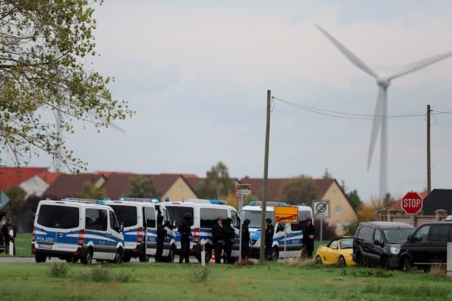 The Latest: Americans in German synagogue as gunman hit door | iNFOnews.ca CP1936955423
