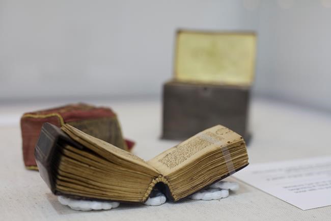 Tiny ancient Qur’an on display in Israel for Ramadan | iNFOnews.ca