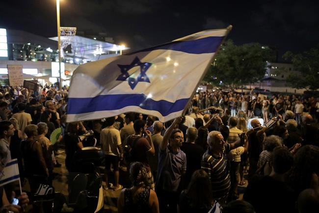 Hundreds of Israelis gather in anti-Netanyahu protest | iNFOnews.ca