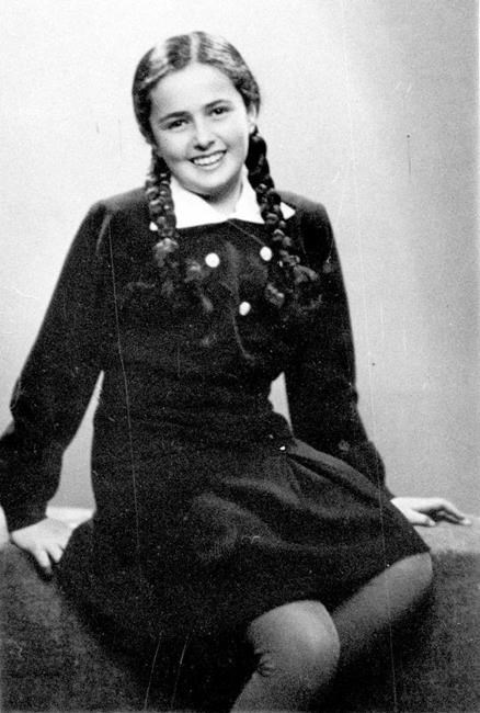 Instagram story aims to engage new generation with Holocaust | iNFOnews.ca