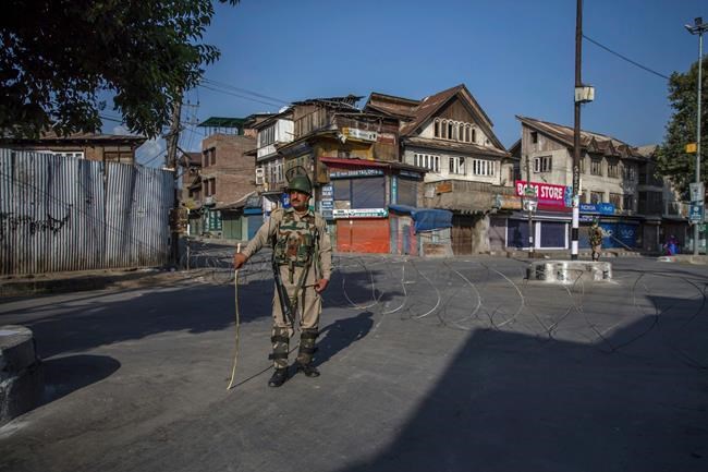 3 rebels, 2 Indian soldiers killed in Kashmir fighting | iNFOnews.ca 3 rebels, 2 Indian soldiers killed in Kashmir fighting | iNFOnews.ca