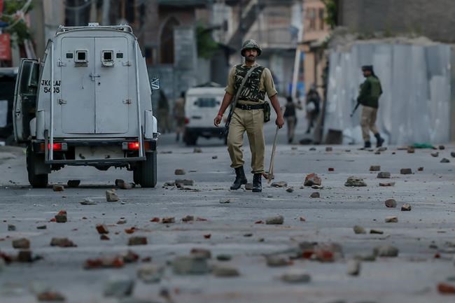 Fatal fight sets off anti-India protests, clashes in Kashmir | iNFOnews.ca