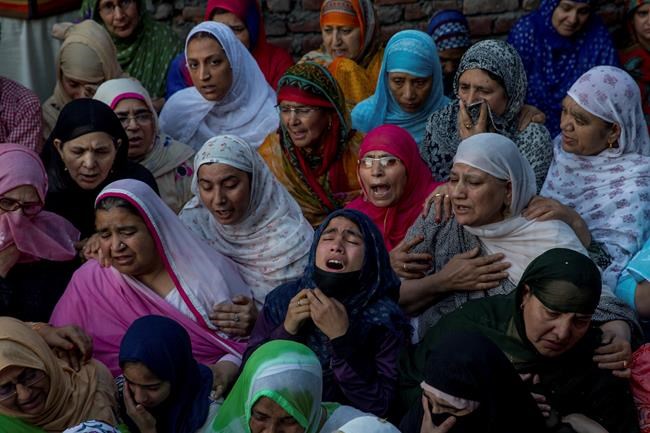 Police fire on funeral of Kashmir man killed by soldiers | iNFOnews.ca