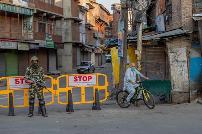 Virus lockdown shuts Kashmir year after India lifts autonomy | iNFOnews.ca Virus lockdown shuts Kashmir year after India lifts autonomy | iNFOnews.ca
