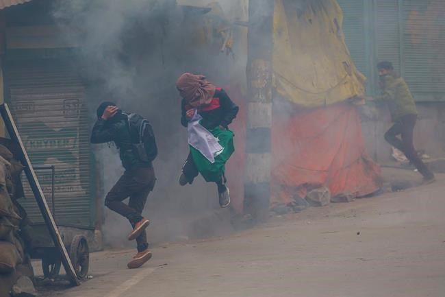 2 militants, 3 Indian security personnel killed in Kashmir | iNFOnews.ca CP11429629