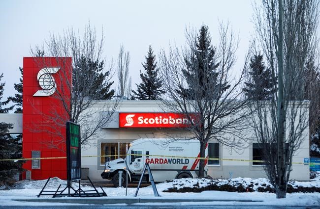 Guards injured, money stolen during overnight blast at Edmonton bank | iNFOnews.ca