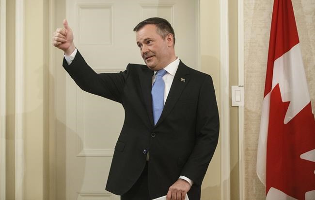 Feds to exempt oilsands from new reviews unless Kenney lifts emissions cap | iNFOnews.ca