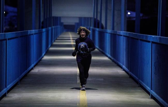 Alberta premier goes running in Argos jersey to settle bet with Ontario premier | iNFOnews.ca