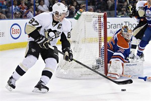 Fleury earns seventh shutout of season as Penguins blank Oilers 2-0 | iNFOnews.ca CP31770502