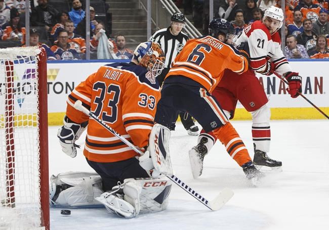 Nino Niederreiter scores first two goals with Hurricanes in 7-4 win over Oilers | iNFOnews.ca