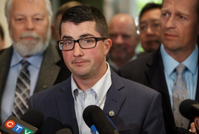 New Alberta conservative party meets, but loses caucus member | iNFOnews.ca