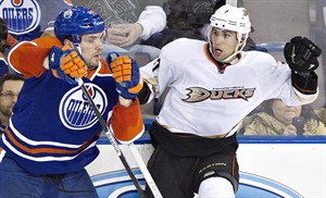 Slumping Edmonton Oilers eliminated from playoff contention with loss to Ducks | iNFOnews.ca CP23031996