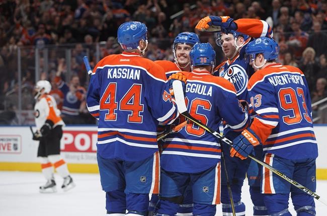 Connor McDavid leads way with three points, Oilers double up Flyers 6-3 | iNFOnews.ca
