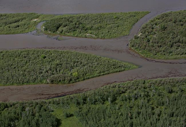 Saskatchewan city gets backup water supply ready as oil spill approaches | iNFOnews.ca