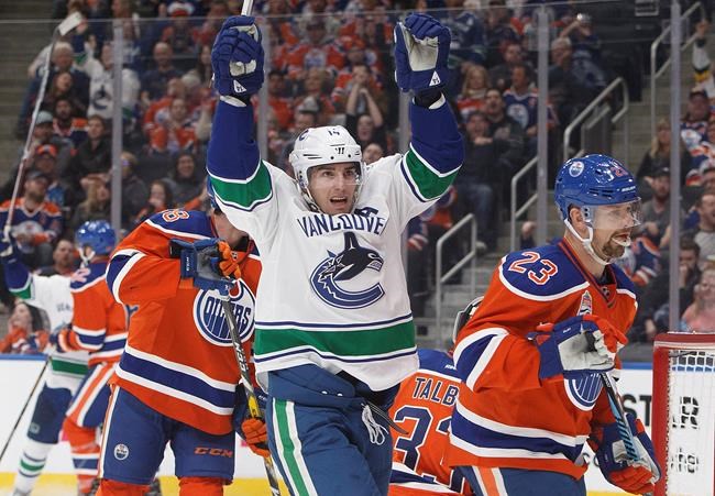 Bo Horvat scores deciding goal in shootout to lead Canucks past Oilers | iNFOnews.ca