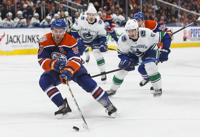McDavid, Oilers beat Canucks 3-2 for fourth straight win | iNFOnews.ca