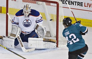 Lerg's first NHL goal stands up as winner as Sharks down Oilers 3-1 | iNFOnews.ca CP32634598