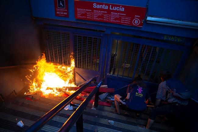 Subway service in Chile's capital suspended as protest grows | iNFOnews.ca