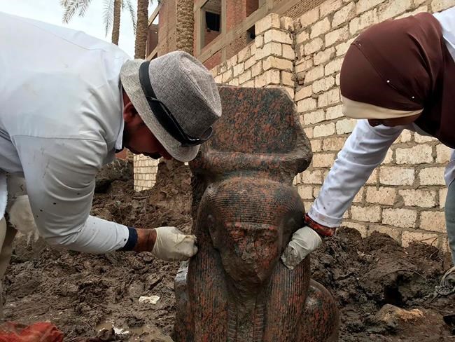 Egyptian officials unveil new archaeological finds | iNFOnews.ca Egyptian officials unveil new archaeological finds | iNFOnews.ca