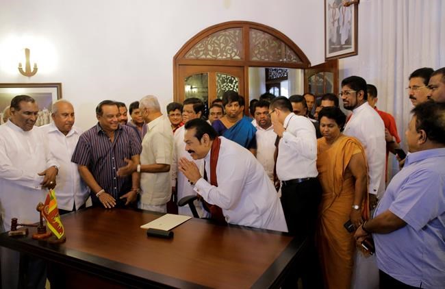 Sri Lanka's disputed prime minister resigns to end impasse | iNFOnews.ca