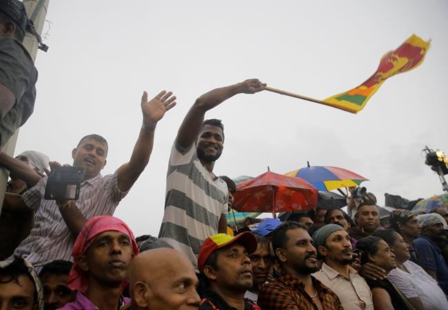 Tens of thousands march to support new Sri Lanka government | iNFOnews.ca Tens of thousands march to support new Sri Lanka government | iNFOnews.ca