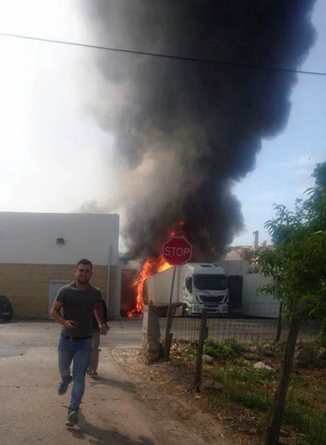 Small plane crashes next to Lisbon-area supermarket; 5 dead | iNFOnews.ca