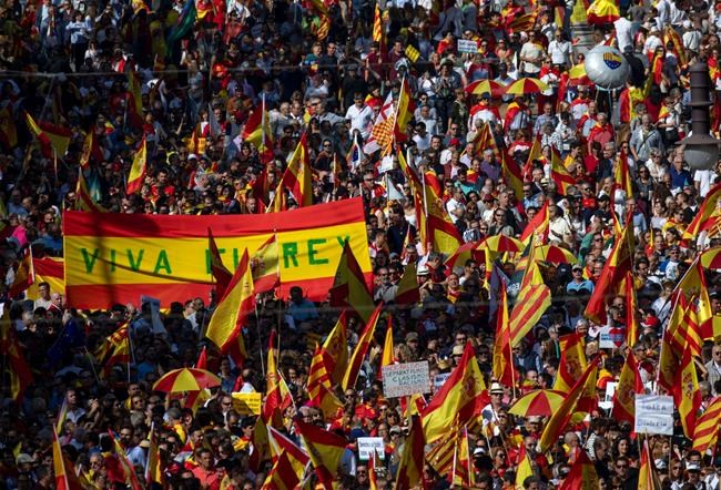 Tens of thousands march in Barcelona urging Spanish unity | iNFOnews.ca