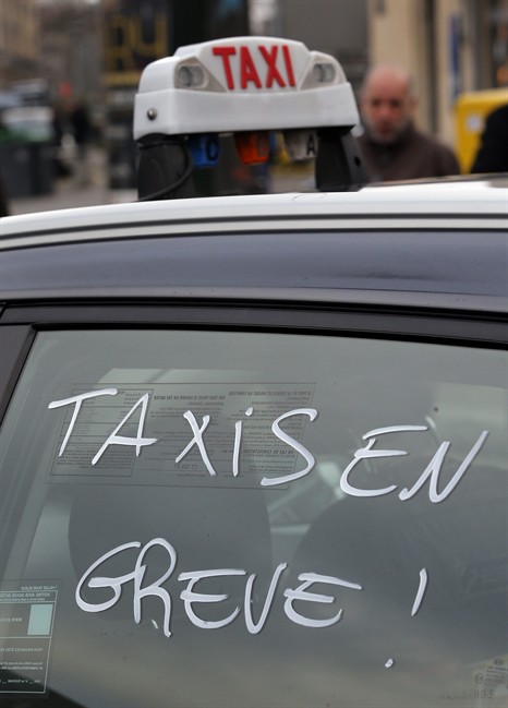 French taxis, air traffic controllers, schools on strike | iNFOnews.ca