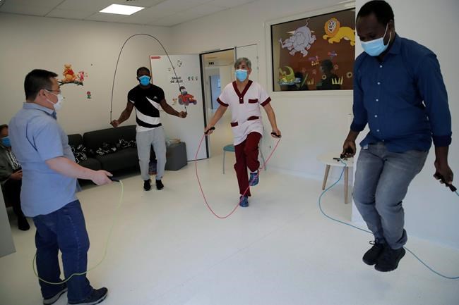 Punching through turmoil: Pro boxer helps medical staff cope | iNFOnews.ca Punching through turmoil: Pro boxer helps medical staff cope | iNFOnews.ca