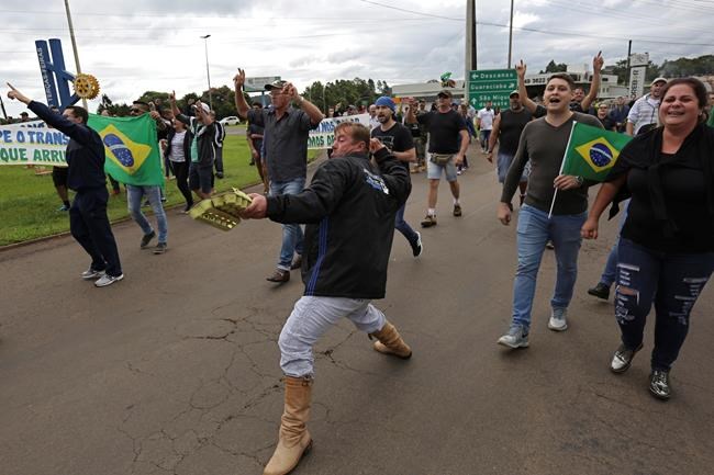 Brazil's Lula rallies support, draws protest as prison looms | iNFOnews.ca Brazil's Lula rallies support, draws protest as prison looms | iNFOnews.ca