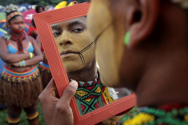 Indigenous Brazilians gather to protest outside Congress | iNFOnews.ca