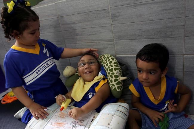 From shrieks in bucket to laughs, Brazil Zika baby improves | iNFOnews.ca CP1875975245