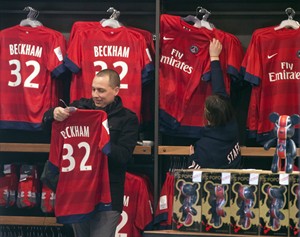 For Beckham in Paris, the chase of the paparazzi takes a new turn | iNFOnews.ca CP21840483