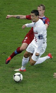 Ronaldo scores 3rd goal at Euro 2012 to give Portugal a spot in the semifinals with 1-0 win | iNFOnews.ca