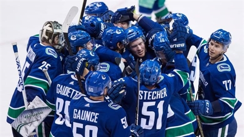 Vancouver Canucks VS Boston Bruins | iNFOnews.ca Vancouver Canucks VS Boston Bruins