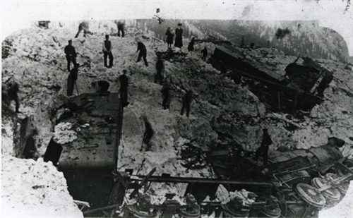 Brown Bag History – 1910 Avalanche