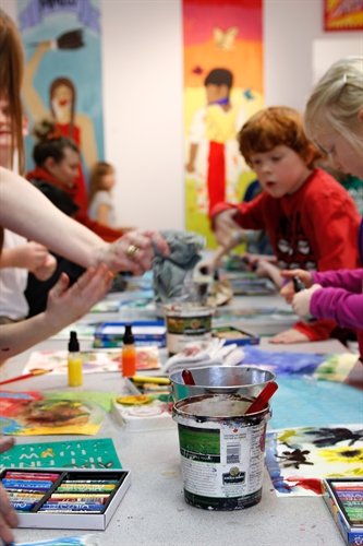 Family Saturdays | Abstract paintings