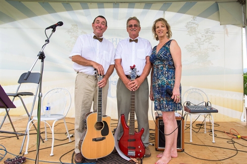 Vibes at the Vine 2020 - Blue Skies Trio | iNFOnews.ca Vibes at the Vine 2020 – Blue Skies Trio