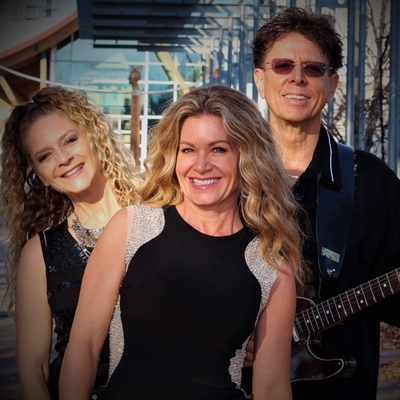 Live Music at Vibrant Vines with Moni Funk