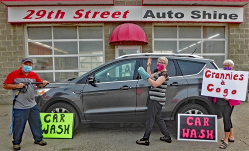 Grannies à Gogo Car Wash – For a Good Cause