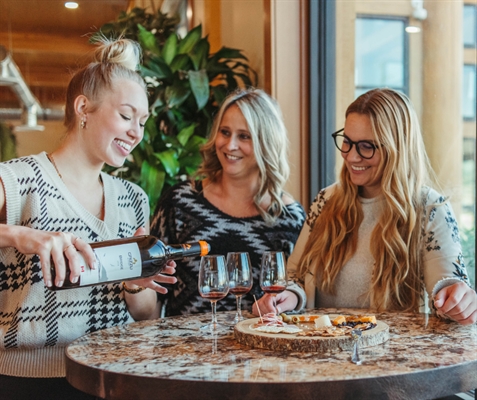 Happy Hour at Grizzli Winery with Anna Jacyszyn