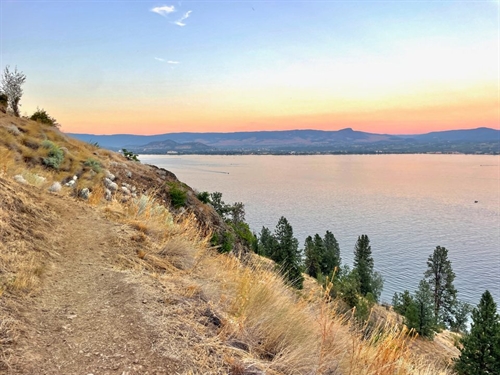 Hike Kalamoir, West Kelowna