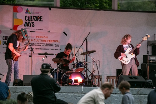 Sundog Festival of Arts & Culture – Howl of a First Night!