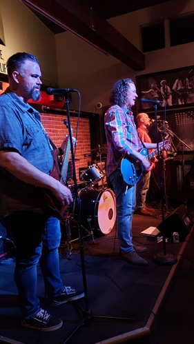 Live Music: Broke Down Trucks