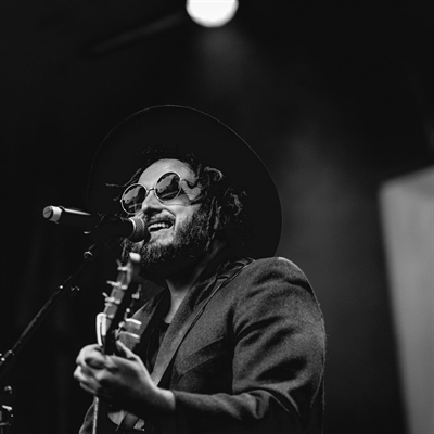 Summer Sessions: Live music with Joshua Smith