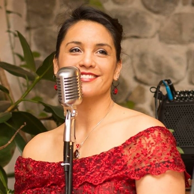 Yanti Sharples – Sax Among Friends