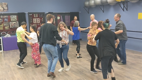 Rueda de Casino – Beginner (Cuban Salsa)