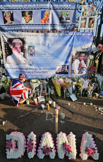 The Latest: Elton John pays tribute to Princess Diana | iNFOnews.ca The Latest: Elton John pays tribute to Princess Diana | iNFOnews.ca